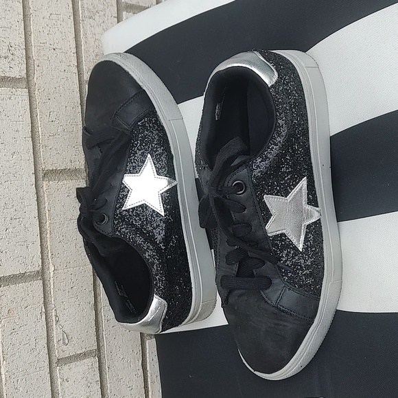 Black Shoes/Silver ⭐ - Picture 3 of 9